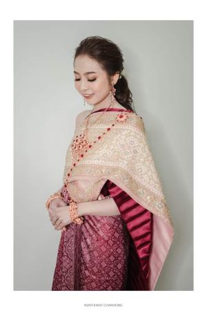 ชุดไทยเจ้าสาว ชุดไทยจักรพรรดิ์ เช่าที่แบมบี้ เวดดิ้ง ห้วยขวาง